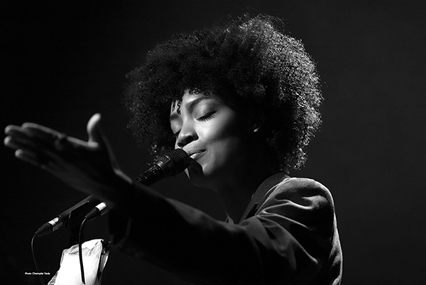 Celia Kameni chanteuse photographiée en concert photo Christophe Tardy photographe concert à Lyon