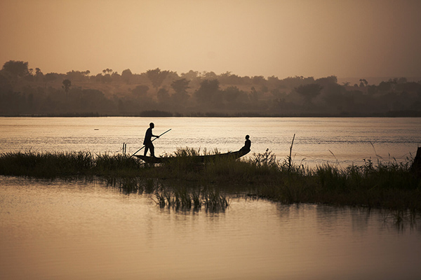 Photo paysage fleuve Niger les piroguiers photo Afrique paysage photo de Christophe Tardy photographe lyon