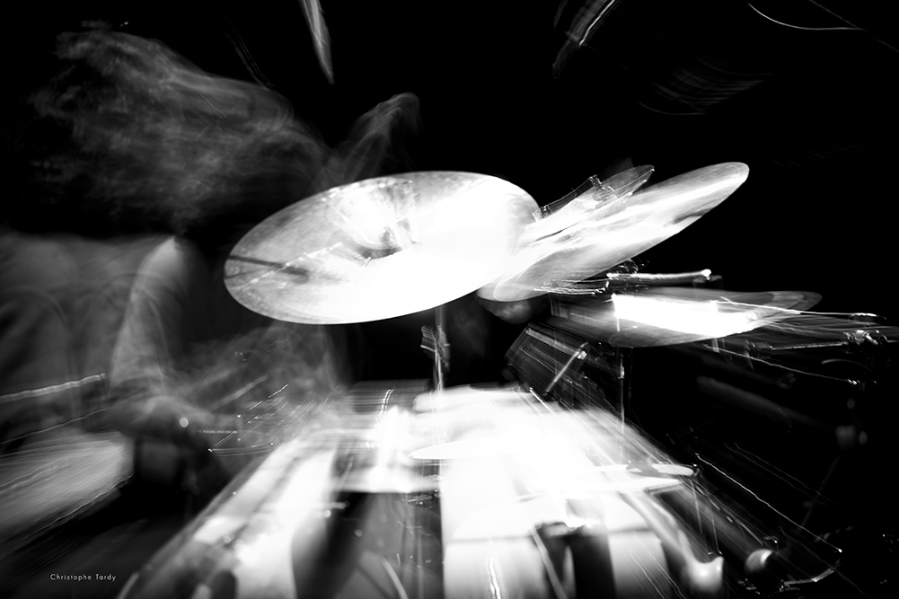 Le batteur aux mille cymbales photo de Christophe Tardy photographe à Lyon et en région Auvergne Rhône Alpes