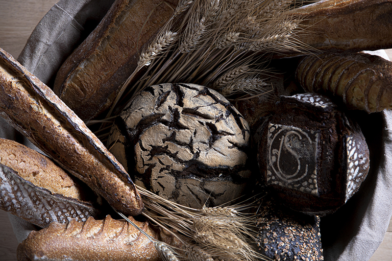 Artisan boulanger corbeille de pains farine bio photo Christophe Tardy photographe ITIZ PROD à Lyon et région Auvergne Rhône Alpes